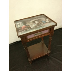 Mesita con cajón decorada